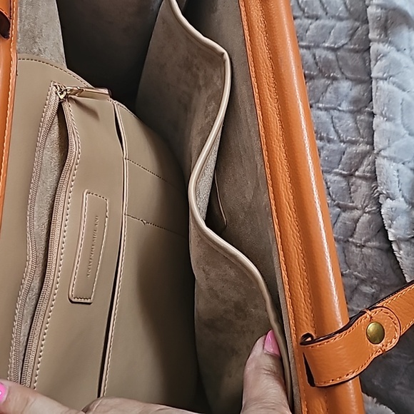 ANTONIO MELANI gold tone hand bag - Picture 6 of 10